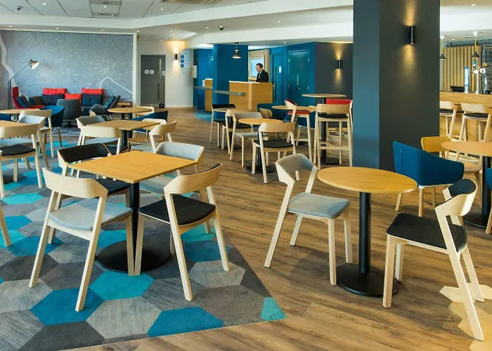 Готель Express Centre By Ihg