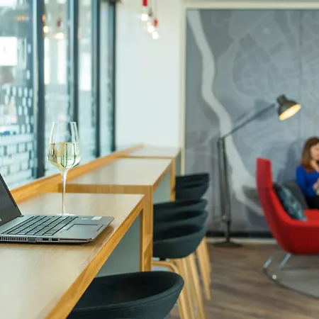 Express Centre By Ihg
