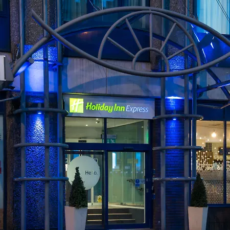 Express Centre By Ihg Hotel 3*