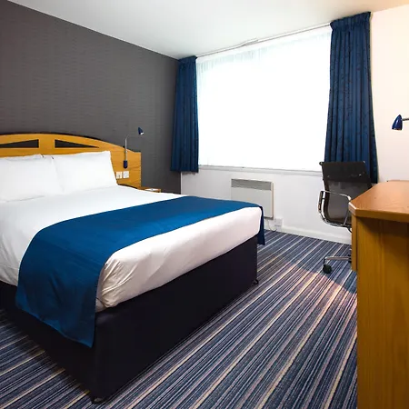 Express Centre By Ihg Hotel 3*