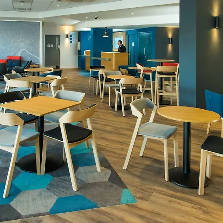 Hotel Express Centre By Ihg