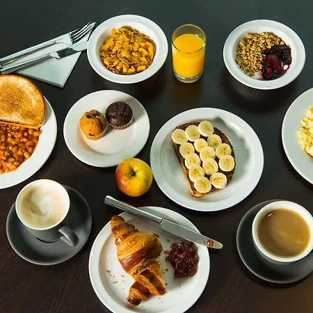 Hotel Express Centre By Ihg 3*