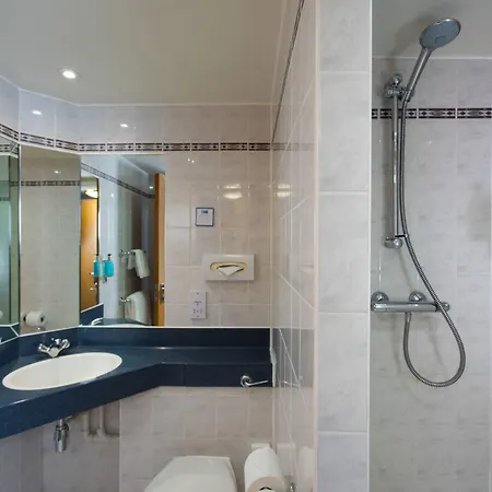 Express Centre By Ihg 3*