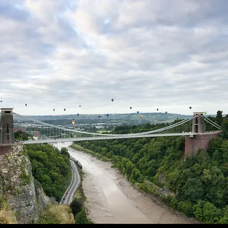 Express Centre By Ihg 3* Бристоль