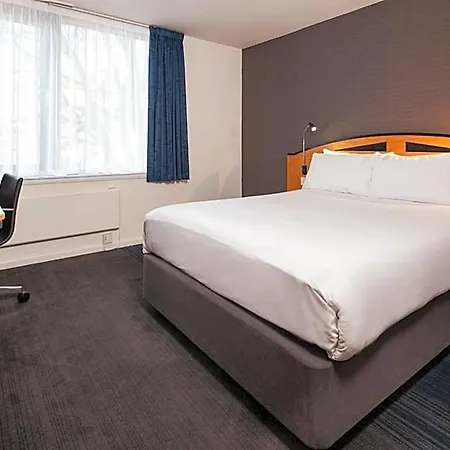 Express Centre By Ihg Hotel