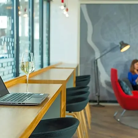 Hotel Express Centre By Ihg