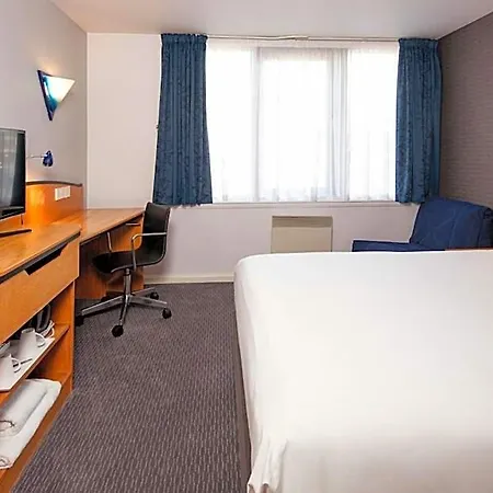 Express Centre By Ihg Hotel
