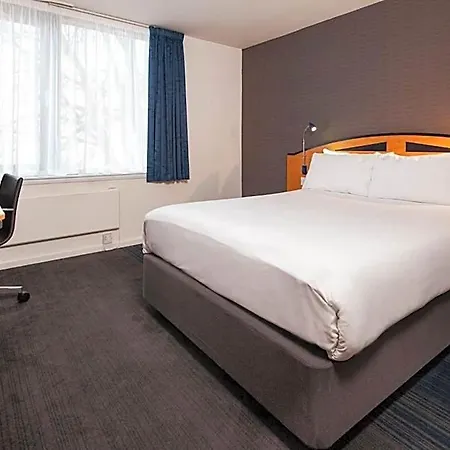Hotel Express Centre By Ihg