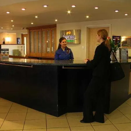 Express Centre By Ihg