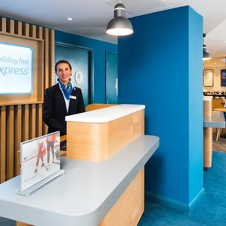 Hotel Express Centre By Ihg