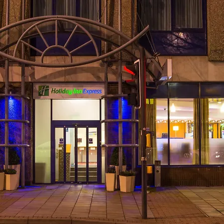 Express Centre By Ihg Hotel 3*