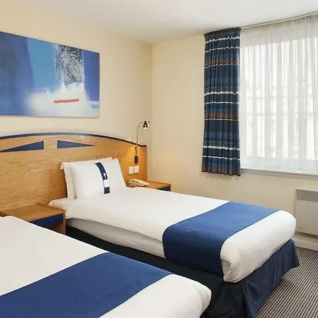 Express Centre By Ihg Hotel 3*