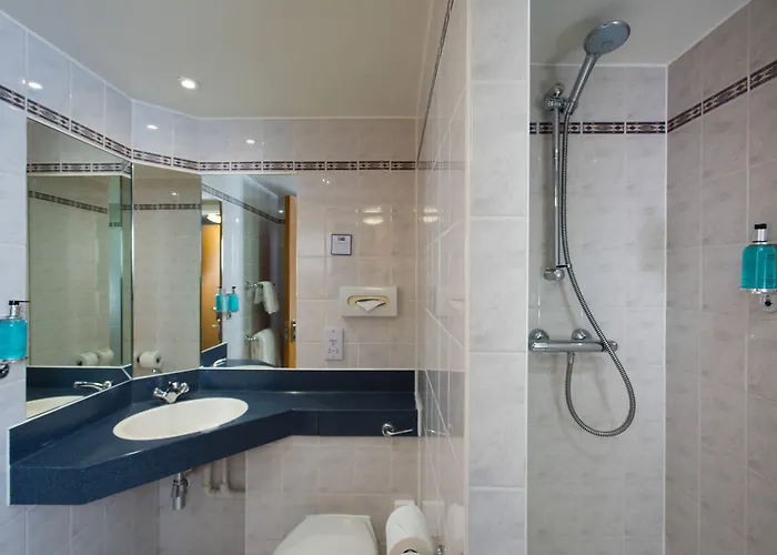 Express Centre By Ihg 3*