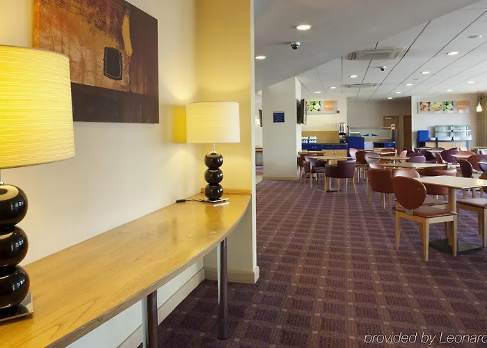 Express Centre By Ihg 3*