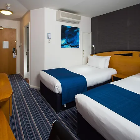 Hotel Express Centre By Ihg 3*