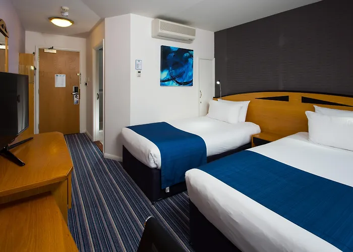 מלון Express Centre By Ihg 3*