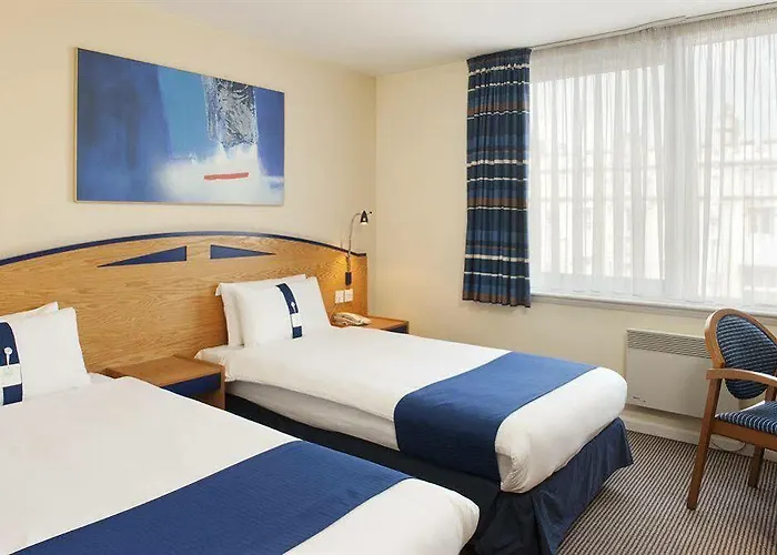 Express Centre By Ihg מלון 3*